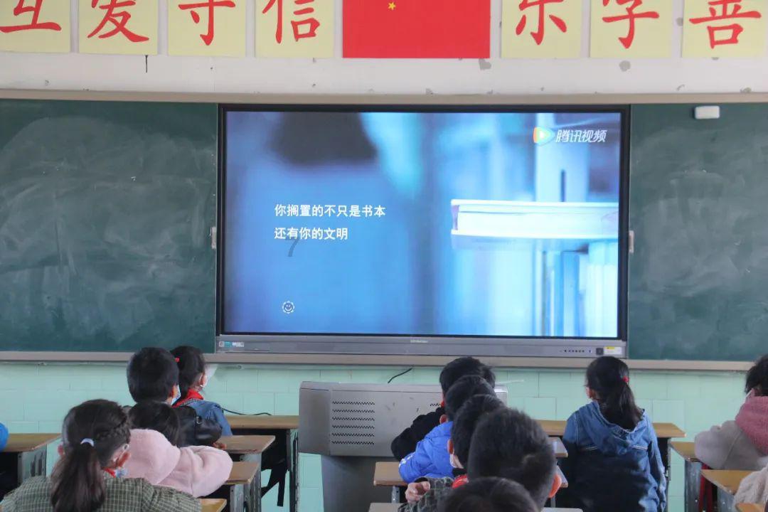 探索为什么没有这技术追踪外地人身份证信息在广州待了多少年?这样不就方便了外地人办居住证了吗?,共享经验和智慧